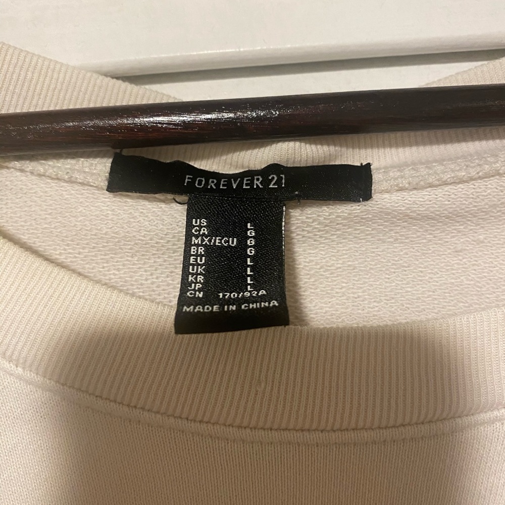 Graphic Pullover - Picture 4 of 4